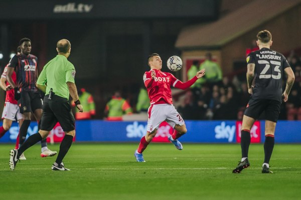 Braian Ojeda y su debut oficial en el Nottingham Forest