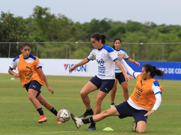 Enfocadas en los juegos ante Perú - APF