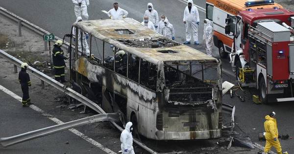 La Nación / Fallecen 46 personas calcinadas en un bus