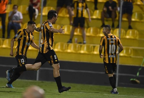 Fernández Cedrés en capilla en Guaraní - Fútbol - ABC Color