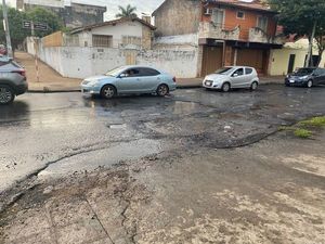 Pésimo estado de tramo vial causa daños a automovilistas y vecinos - Nacionales - ABC Color