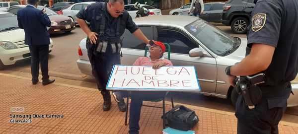Trabajador en huelga de hambre para exigir que la justicia ordene pago de haberes - La Clave