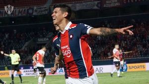 Robert Morales sigue pulverizando su propio registro