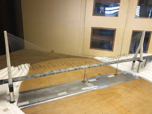 Proyecto del Puente de la Integración sometido a pruebas en túnel de viento - La Clave