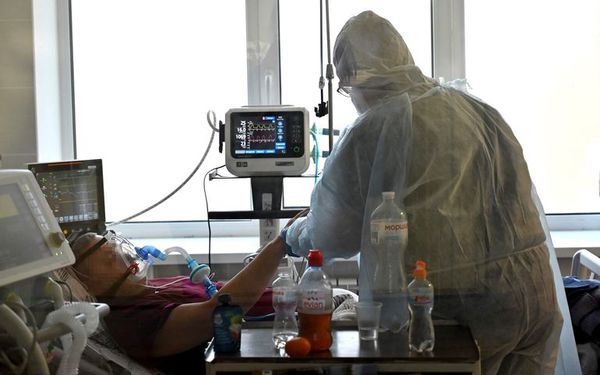 Médicos rusos llaman a antivacunas a visitar ucis ante alto nivel de muertes - Mundo - ABC Color