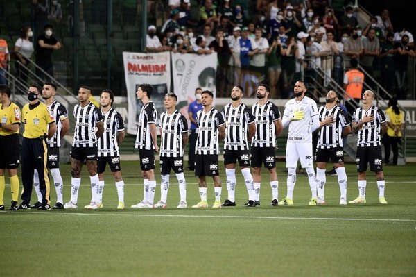 Sin Gómez y con los suplentes, Palmeiras complica al Mineiro de Alonso