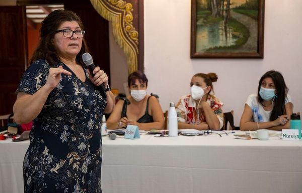 Libro “Derecho a vivir libres de violencia” documenta 10 años de feminicidio - Nacionales - ABC Color