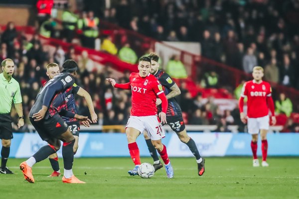 El DT del Nottingham Forest elogia a Braian Ojeda luego de su debut