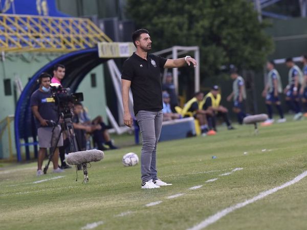 Cardona confía en los juveniles y también en Cáceres - Olimpia - ABC Color