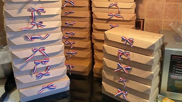 Estudiante en Rusia vende empanadas para costear gastos 