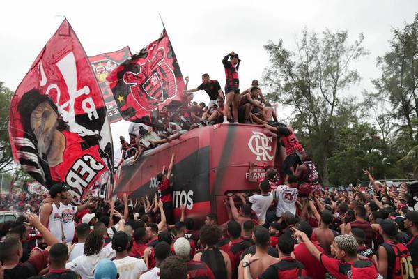 Final Libertadores: Hinchas brasileños copan de a poco Montevideo - Megacadena — Últimas Noticias de Paraguay