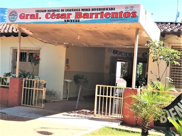 Piden reparación de antiguo colegio de Ybycuí que está en peligro de derrumbe - Nacionales - ABC Color