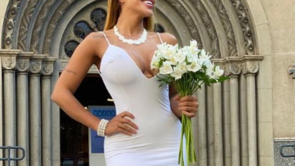 Modelo se casó consigo misma, no se aguantó y se divorció a los 3 meses