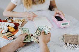 Crónica / ¿"Cornudizaron" la contabilidad? Revisaba facturación de su ména para ver si no había "otra"