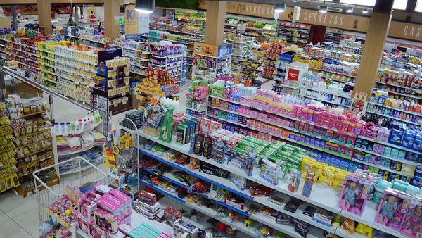 Estos son los productos que bajan de precio en los supermercados con el plan Añua