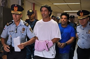 Ronaldinho está a punto de volver a prisión, reportan