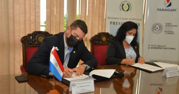 La Nación / Diputados y Senatur firman un convenio interinstitucional para potenciar el turismo interno