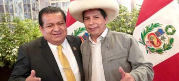 Hallan $us 20.000 en baño del despacho de secretario de presidencia peruana