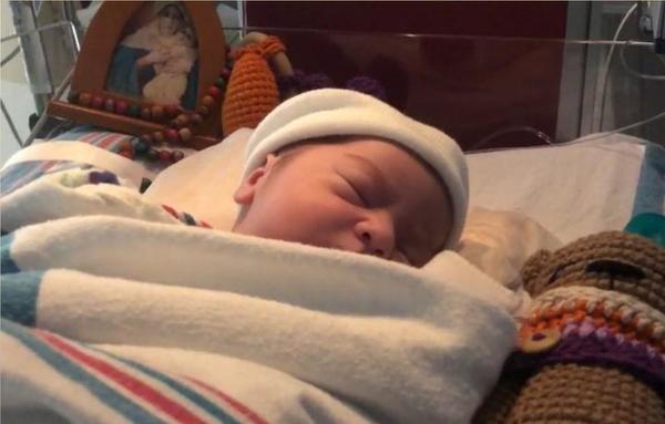 La pequeña Candela fue sometida a su primera cirugía y su familia pide oraciones