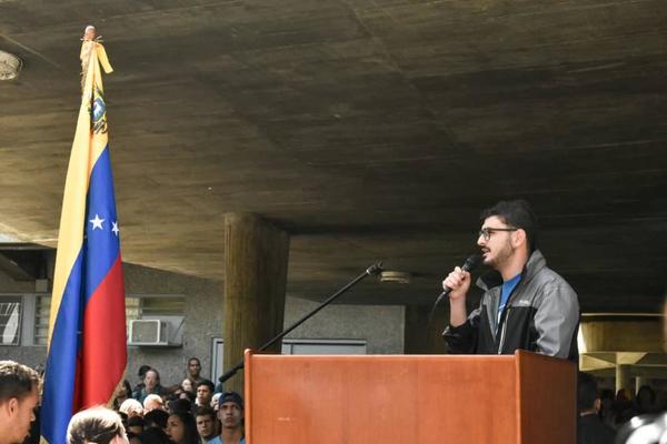 Dirigencia estudiantil venezolana exige renovación de liderazgos tras la derrota de la oposición en las elecciones