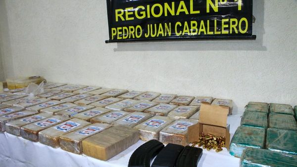 Incautan más de 200 kilos de cocaína en una propiedad de Pedro J. Caballero