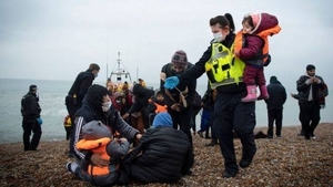 Diario HOY | Al menos 27 muertos luego de que un barco con migrantes naufragara en el Canal de la Mancha