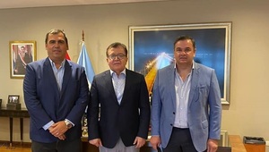Gobernador se reúne con el Director de Yacyretá para presentar importante proyecto - Noticiero Paraguay