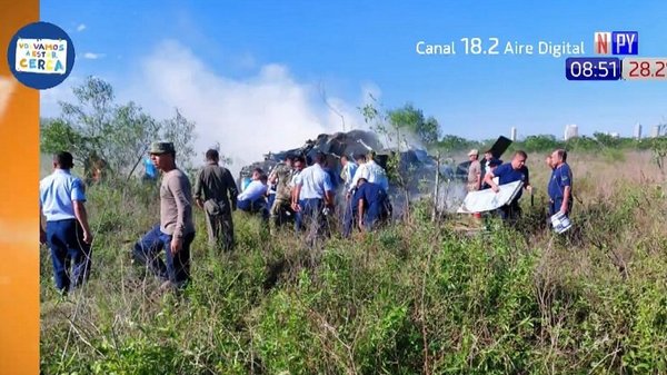 ¡Terrible! Cae helicóptero de entrenamiento de la Fuerza Aérea y fallecen dos militares | Noticias Paraguay