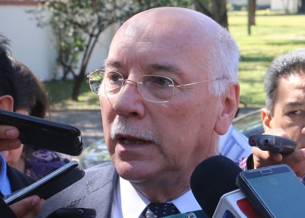 Loizaga advierte que personas sin calificación podrían ingresar al servicio diplomático