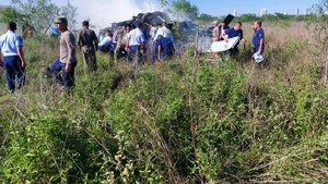 Cae helicóptero de la Fuerza Aérea en Ñu Guasu, deja dos fallecidos
