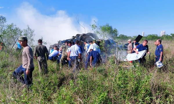 Tres militares mueren tras caída de helicóptero - Noticiero Paraguay