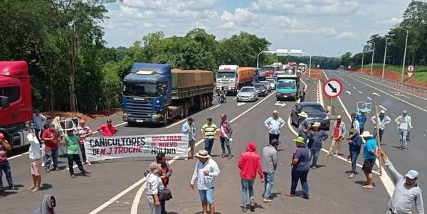 Cañicultores cierran una vez más la Ruta PY 02