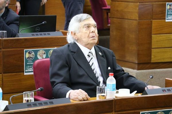 Osvaldo Domínguez Dibb fue reconocido en el Senado - Olimpia - ABC Color