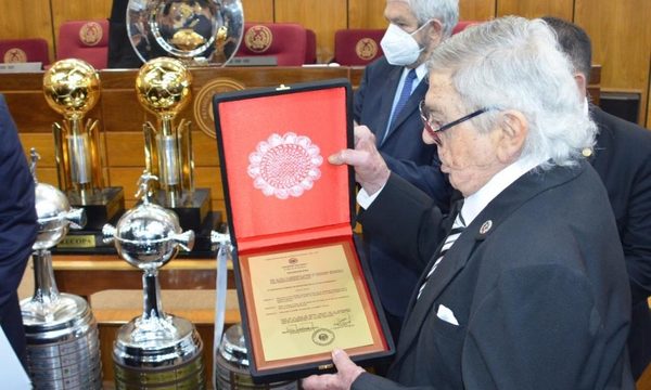 Homenajean a Osvaldo Domínguez Dibb