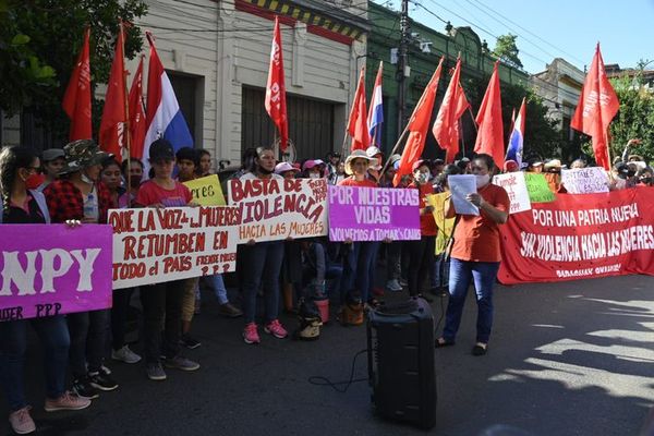 Ante un Estado sin estructura, mujeres exigen una vez más fin de la violencia - Nacionales - ABC Color