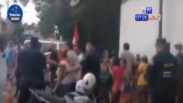 Protestas contra exintendente Lucas Lanzoni | Noticias Paraguay