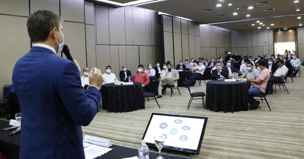 La Nación / Transformación Educativa: intendentes participaron en último foro departamental