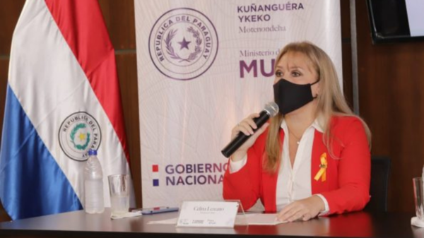 La ministra de la Mujer insta a las personas a denunciar los casos de violencia