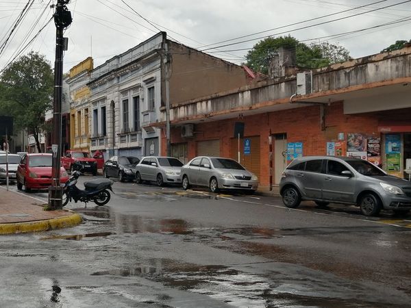 Prohibición de estacionar sobre la bicisenda Iturbe quedó en el olvido - Nacionales - ABC Color