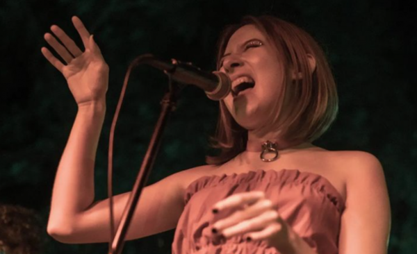 Diario HOY | Concierto acústico de Sofía Barudi en el Café del Teatro