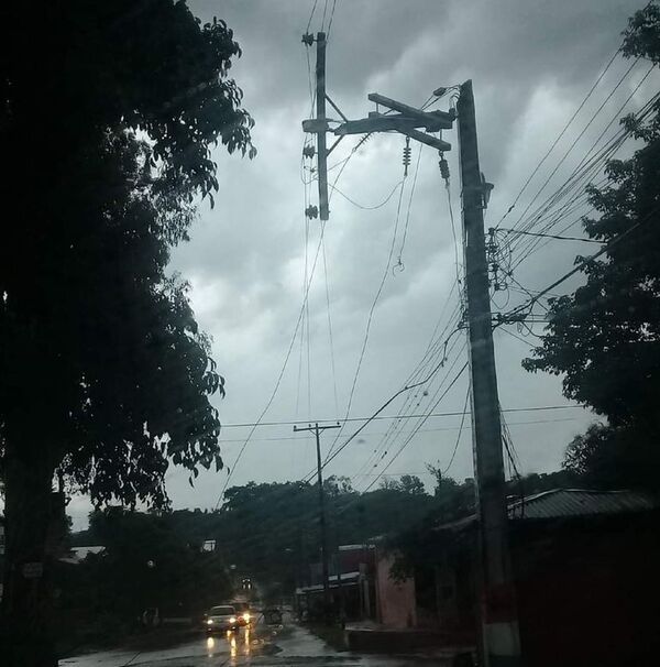 ANDE activa protocolo de tormentas y refuerza cuadrillas - Nacionales - ABC Color