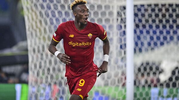 Roma no falla y se jugará el pase directo a octavos en la última jornada