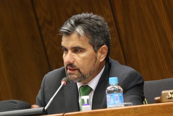 Diputado volverá a plantear proyecto que incluye a clubes de fútbol como sujetos de control de Seprelad