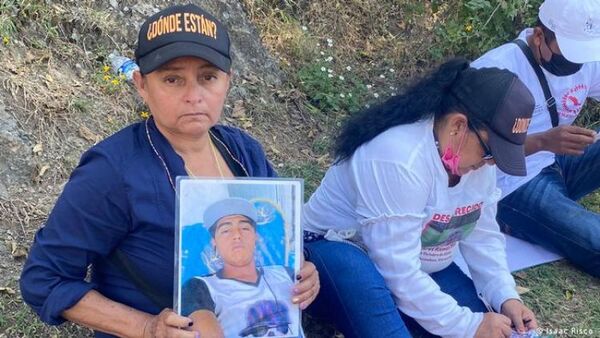 Hallan 18 cuerpos en fosas clandestinas en México