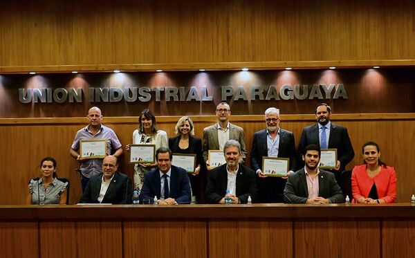 Distinguen a siete empresas por liderar la sostenibilidad en eficiencia energética - Nacionales - ABC Color