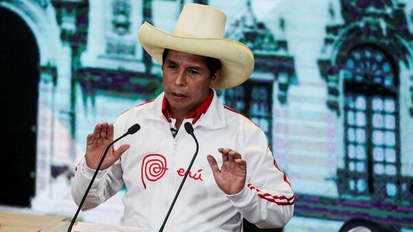 Congreso de Perú pide destitución del presidente Castillo