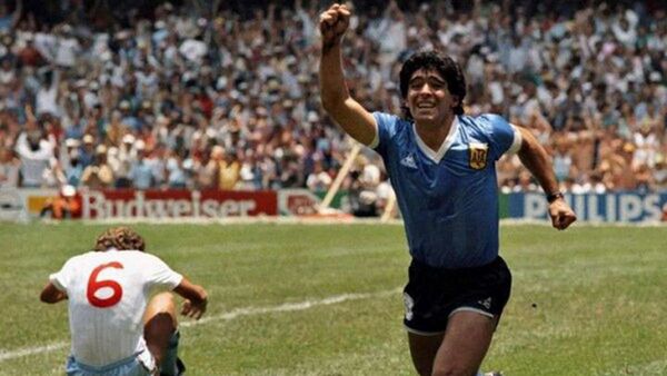 El mundo recordó a Diego Maradona