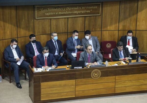 Los diputados tendrán el doble de gasoil que patrulleras de la Policía