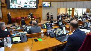 Senado restituyó los fondos para becas