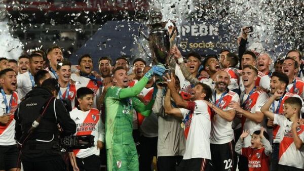 Con dos paraguayos, River es campeón en Argentina